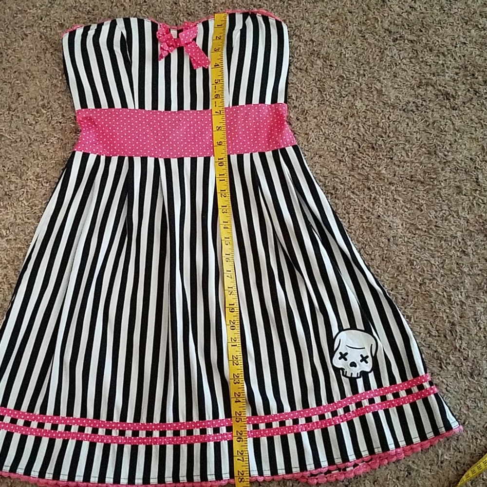 Sourpuss Party Skull Dress Pinup Rockabilly NWOT - Picture 4 of 7